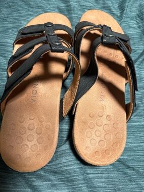 Vionic Women's Black Strappy Comfort Sandals with Tan Footbed